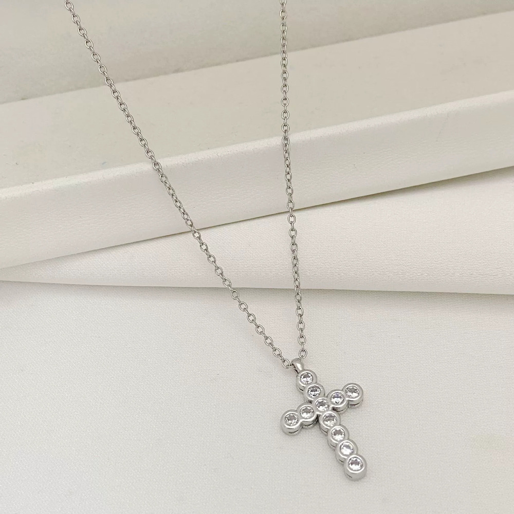 Kendra Scott Diamond Cross Pendant Necklace